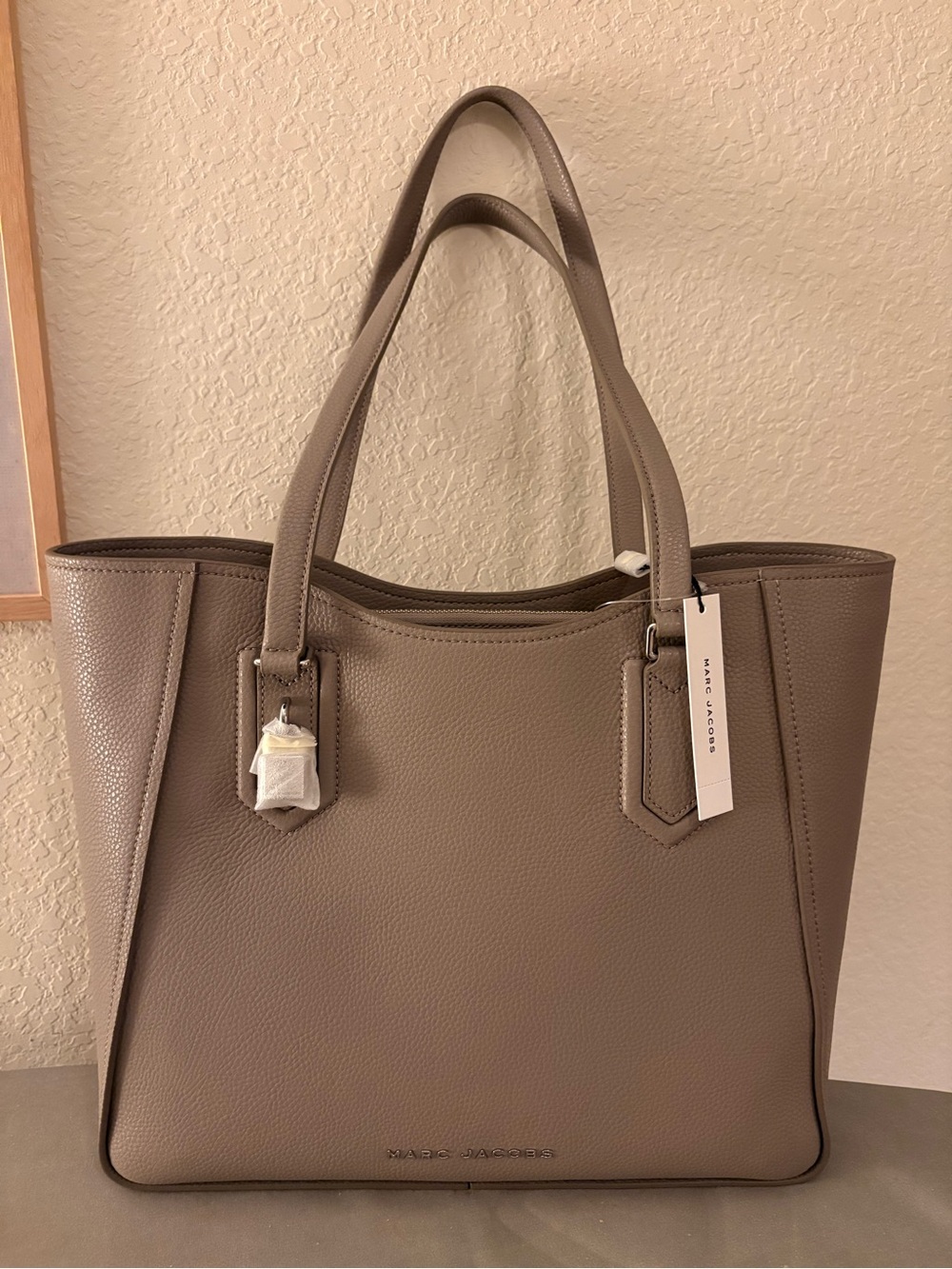 Marc Jacobs Taupe Pebbled Leather Tote in Mushroom
